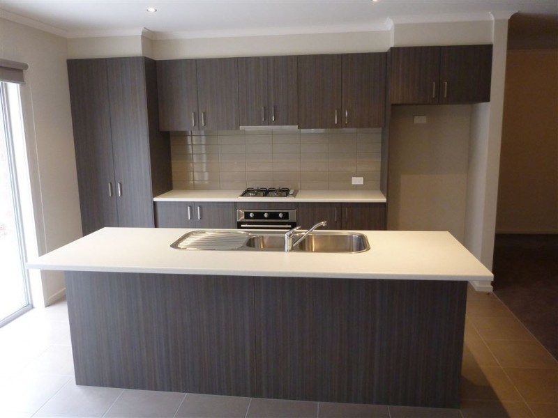 2/714 Gregory Street, Soldiers Hill VIC 3350