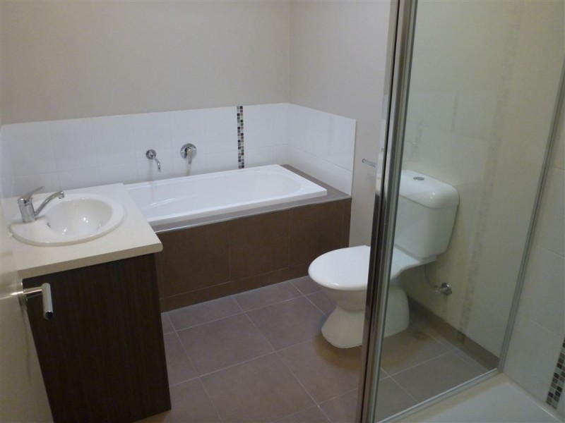 2/714 Gregory Street, Soldiers Hill VIC 3350