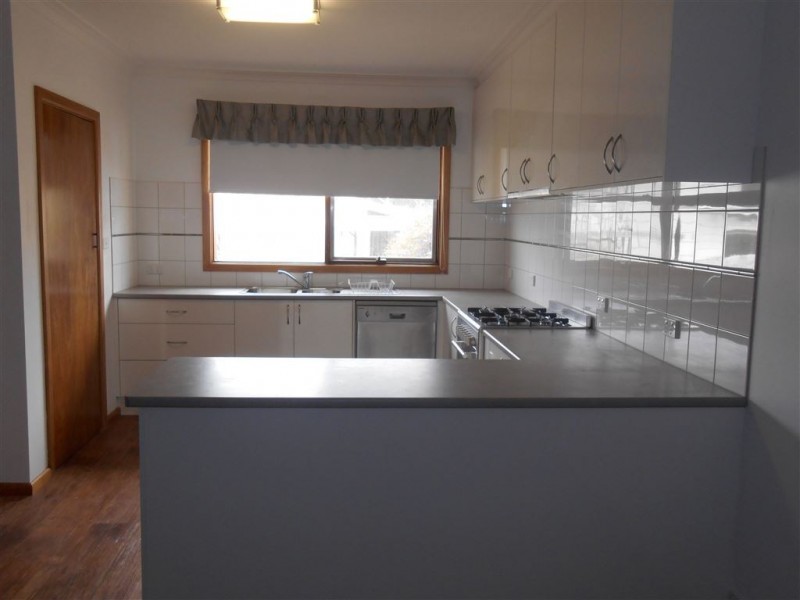 26 Semmens Ave, Creswick VIC 3363