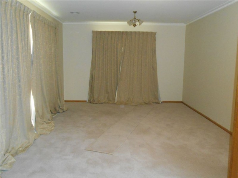 26 Semmens Ave, Creswick VIC 3363