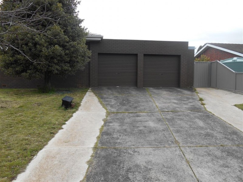 26 Semmens Ave, Creswick VIC 3363