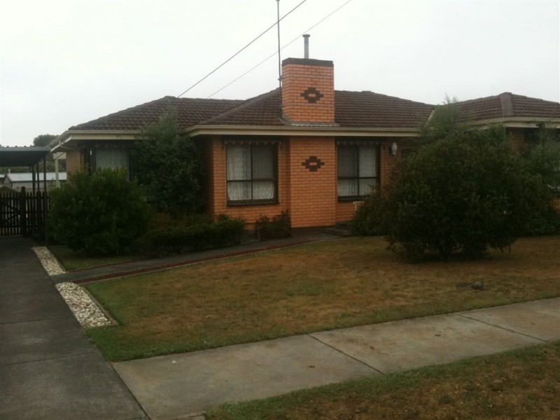 21 Rowlands Street, Sebastopol VIC 3356