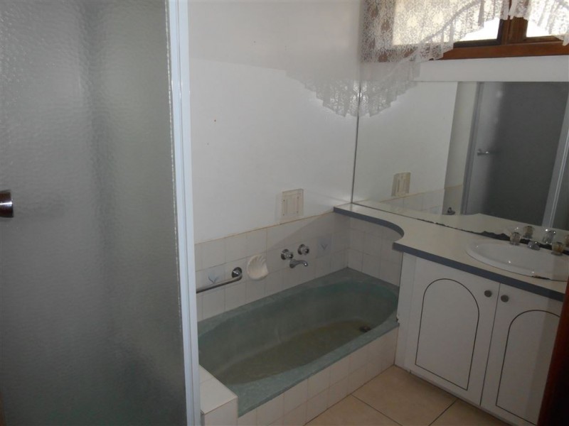 21 Margaret Street, Wendouree VIC 3355