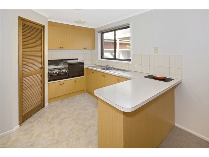 2/85 Marie Crescent, Wendouree VIC 3355