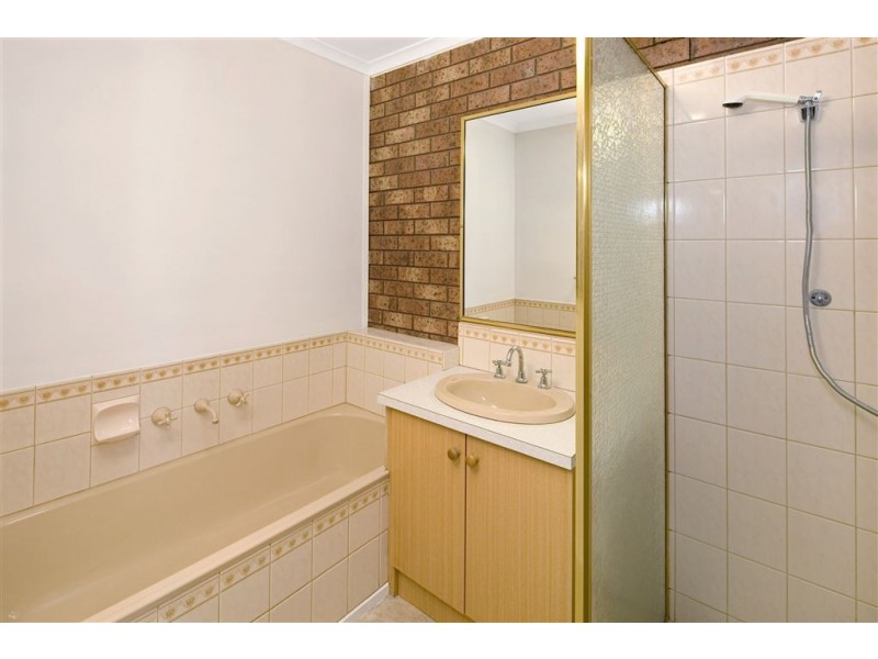 2/85 Marie Crescent, Wendouree VIC 3355