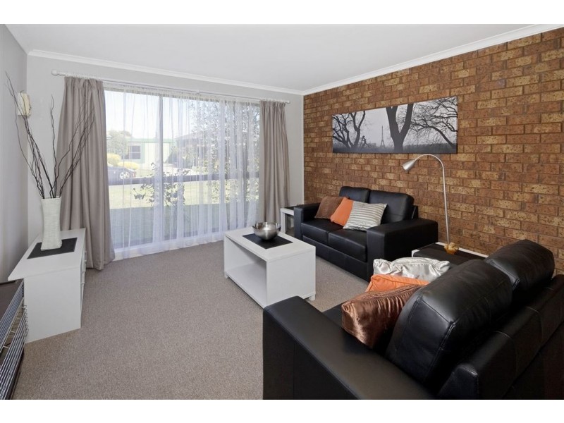 2/85 Marie Crescent, Wendouree VIC 3355