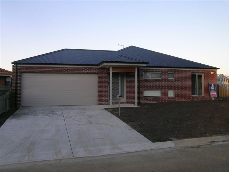 57 McNulty Drive, Wendouree VIC 3355