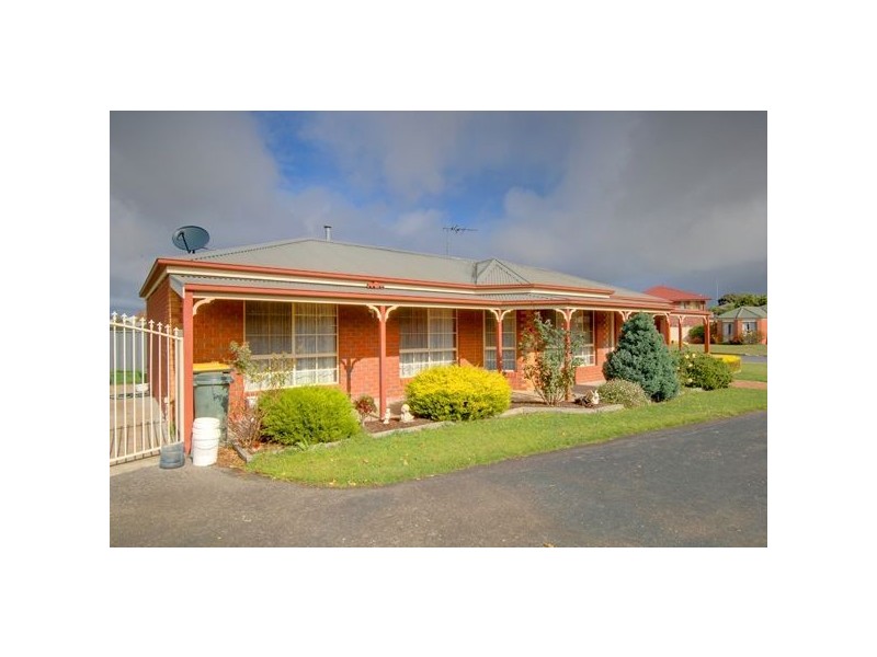 50 Rowan Parade, Wendouree VIC 3355