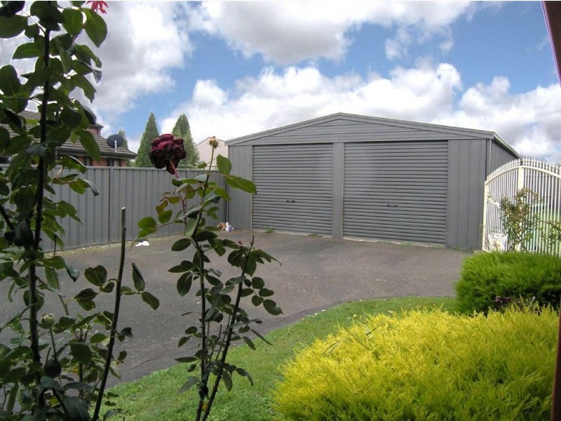 50 Rowan Parade, Wendouree VIC 3355