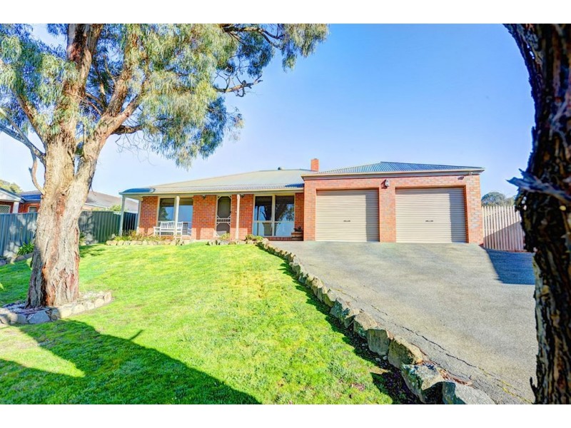 48 Cartledge Avenue, Mount Clear VIC 3350