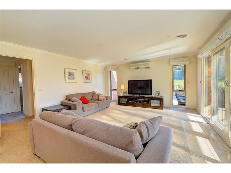 48 Cartledge Avenue, Mount Clear VIC 3350