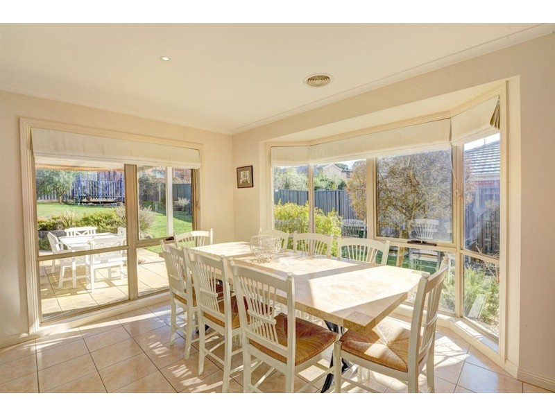 48 Cartledge Avenue, Mount Clear VIC 3350