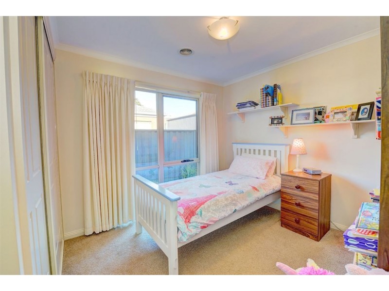 48 Cartledge Avenue, Mount Clear VIC 3350