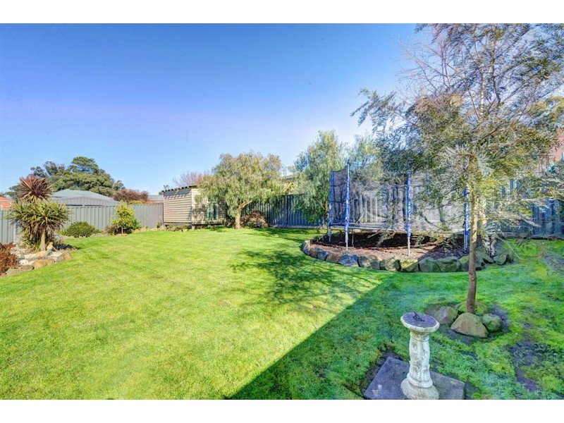 48 Cartledge Avenue, Mount Clear VIC 3350