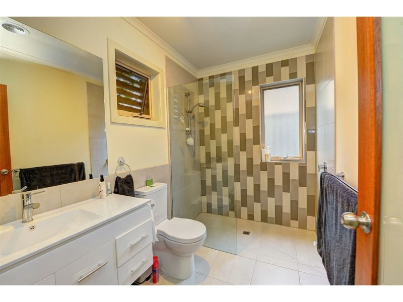 6 Hereford Close, Delacombe VIC 3356