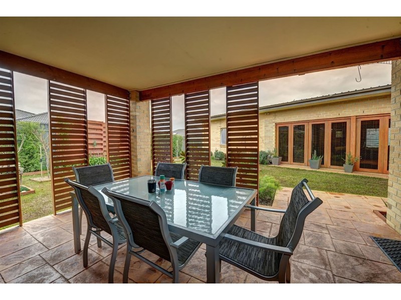 6 Hereford Close, Delacombe VIC 3356