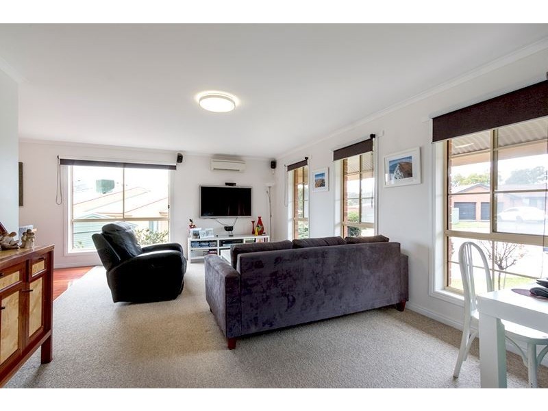 16 Mathoura Place, Ballarat North VIC 3350