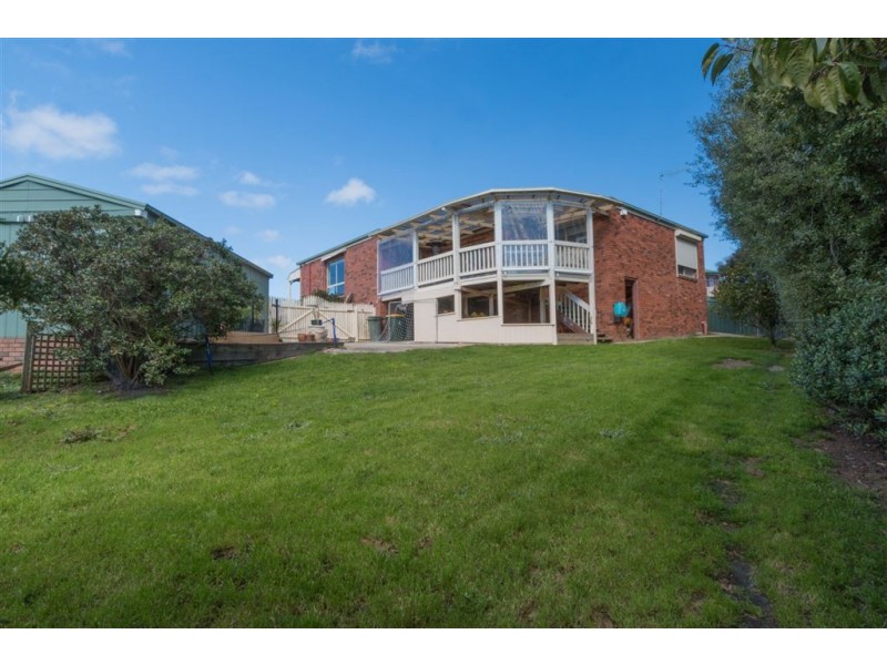 16 Mathoura Place, Ballarat North VIC 3350