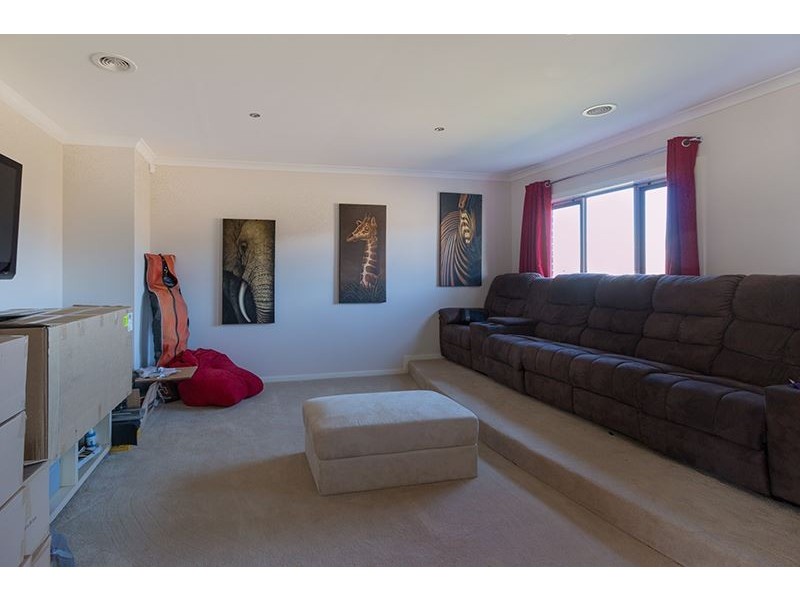 12 Diamond Drive, Cardigan Village VIC 3352