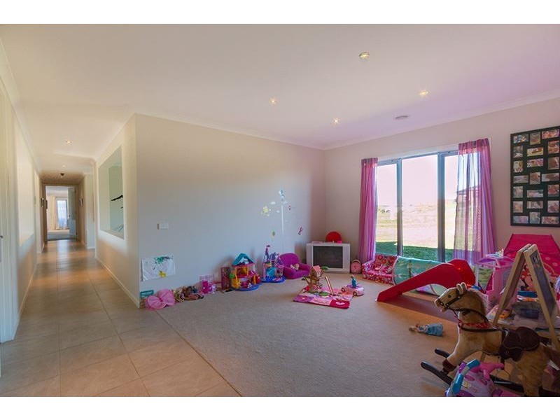 12 Diamond Drive, Cardigan Village VIC 3352