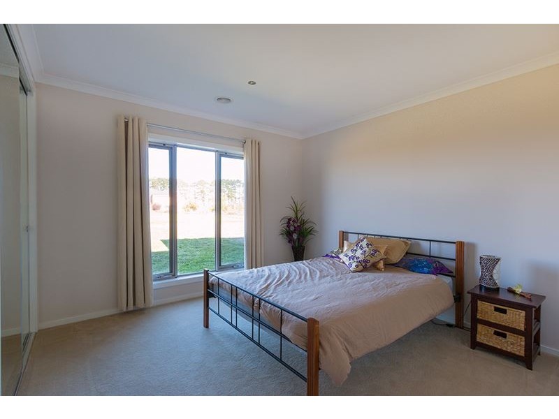 12 Diamond Drive, Cardigan Village VIC 3352