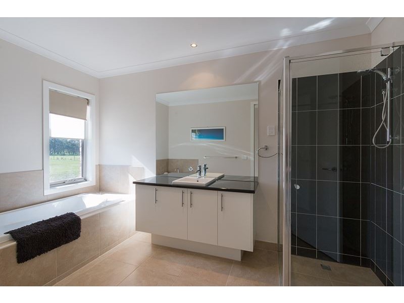 12 Diamond Drive, Cardigan Village VIC 3352