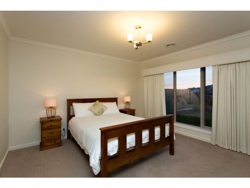 7 Exmoor Court, Alfredton VIC 3350