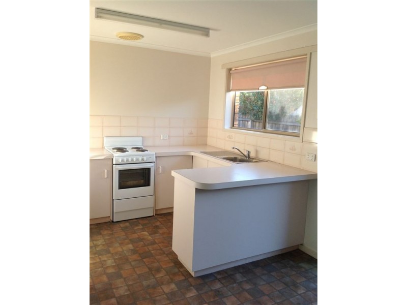 2/71 Hill Street, Sebastopol VIC 3356