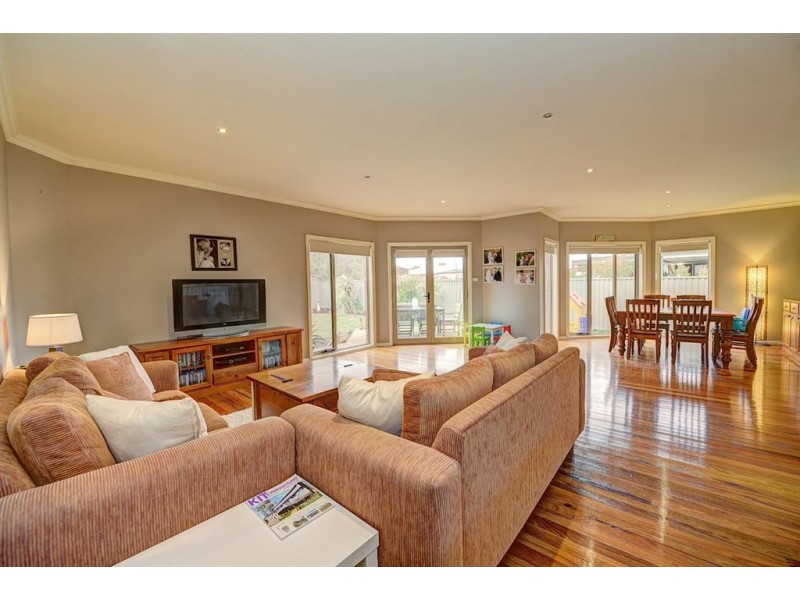 9 Malahide Drive, Miners Rest VIC 3352