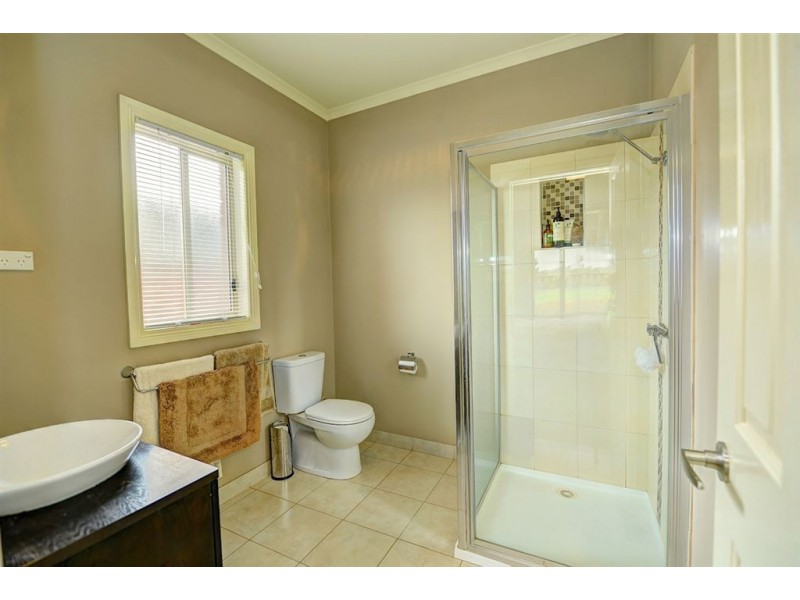 9 Malahide Drive, Miners Rest VIC 3352