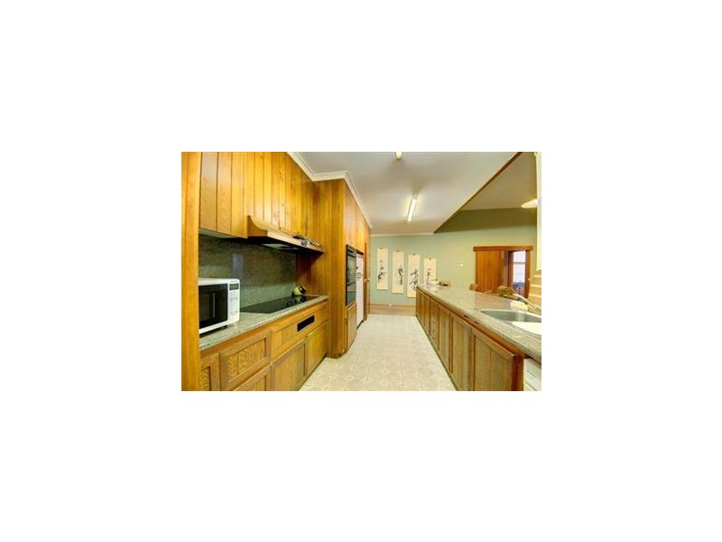 4 Durham Street, Newington VIC 3350