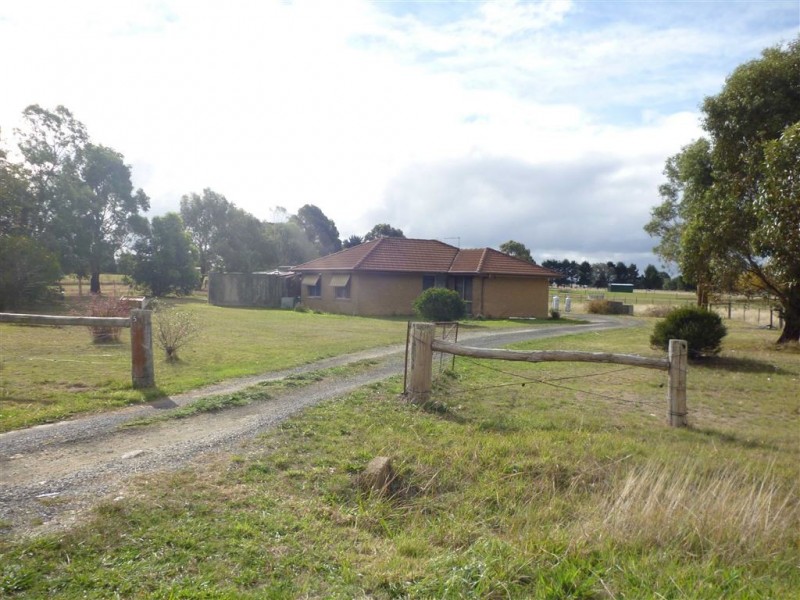 5 Somerset Road, Ross Creek VIC 3351