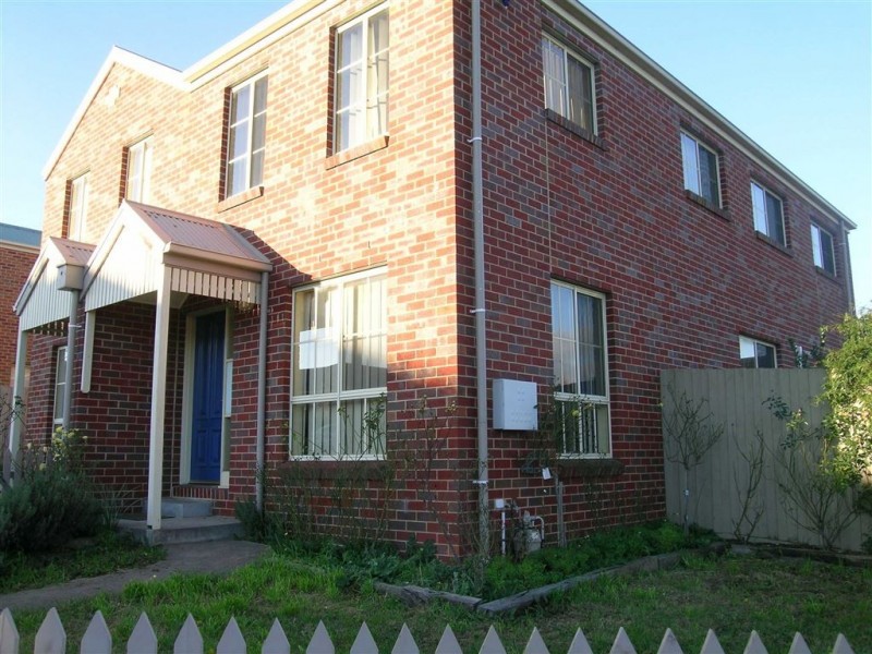 27 Eureka Gardens, Ballarat Central VIC 3350