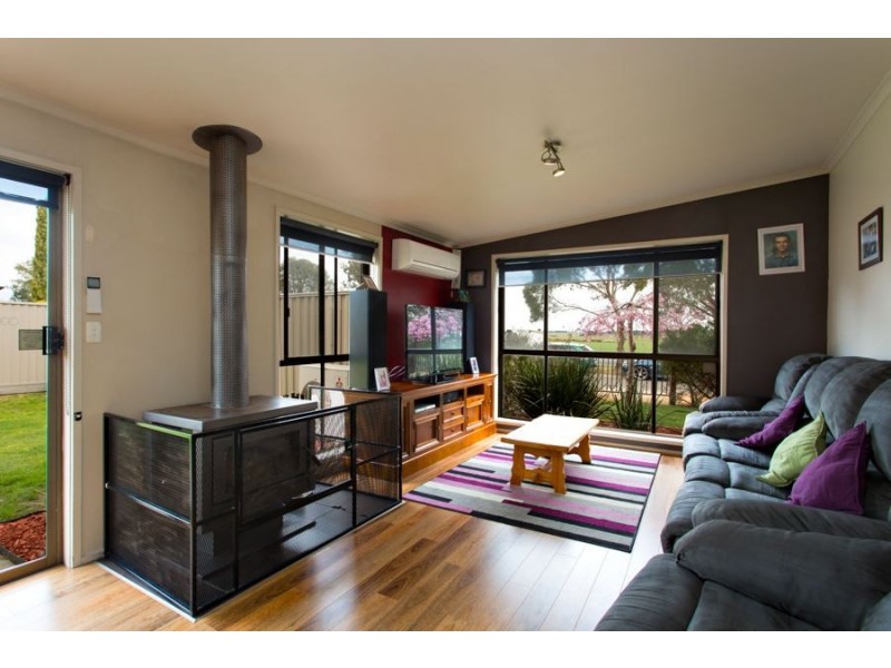 15 Madden Road, Cardigan Village VIC 3352