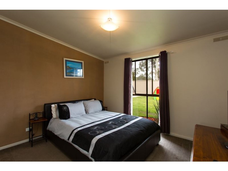 15 Madden Road, Cardigan Village VIC 3352