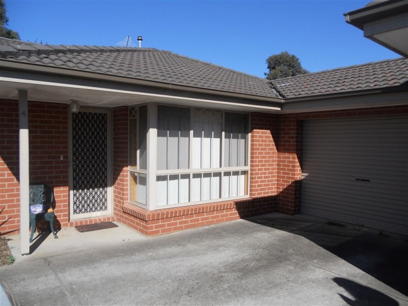 4/2 Symons Street, Wendouree VIC 3355