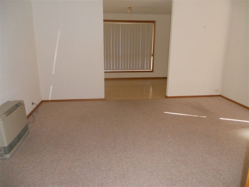 4/2 Symons Street, Wendouree VIC 3355