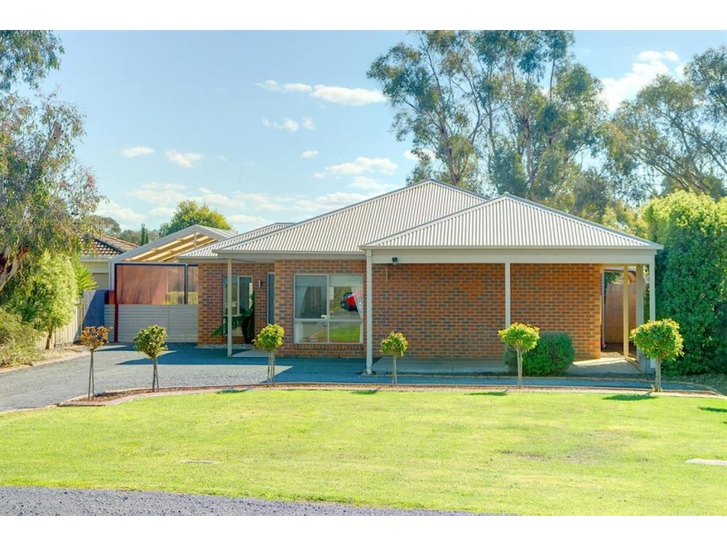 29 Raglan Street, Miners Rest VIC 3352