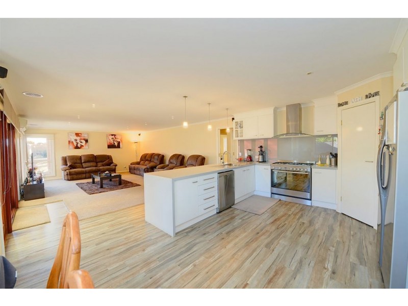 29 Raglan Street, Miners Rest VIC 3352