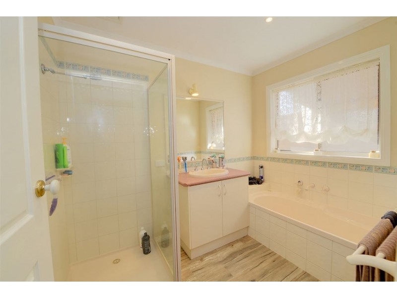 29 Raglan Street, Miners Rest VIC 3352