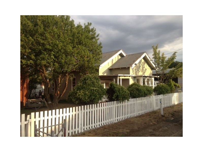 8 Claxton Street, Ballarat Central VIC 3350