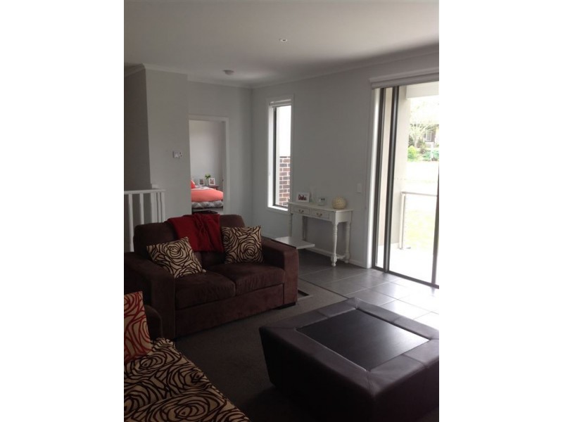 2/119 Yarana Drive, Mount Helen VIC 3350