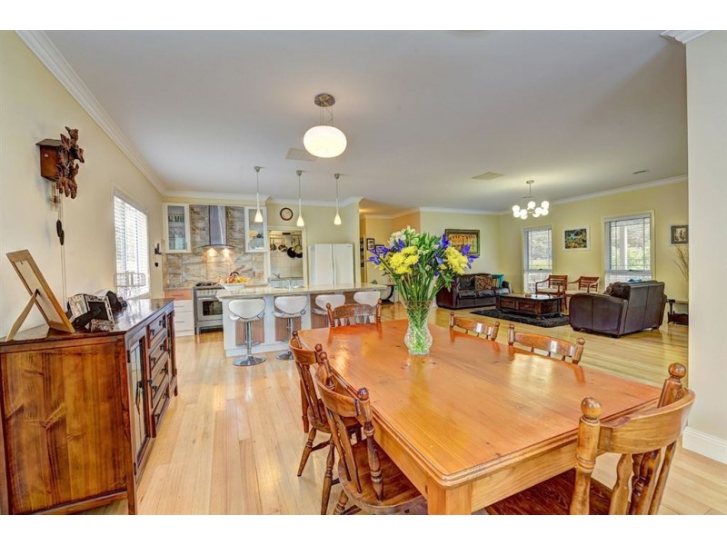 14 Jacksons Road, Warrenheip VIC 3352