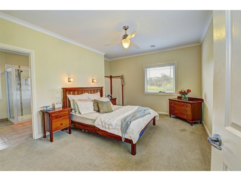 14 Jacksons Road, Warrenheip VIC 3352