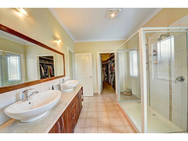 14 Jacksons Road, Warrenheip VIC 3352