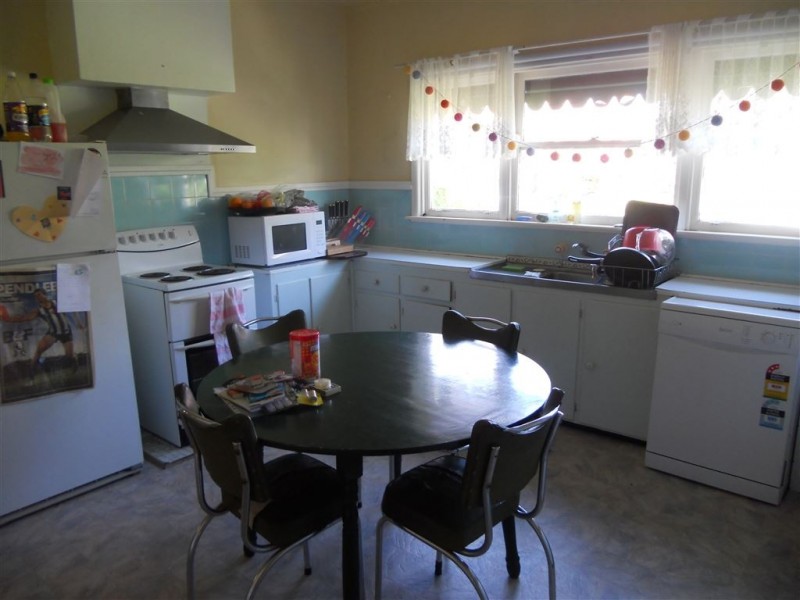 822 Geelong Road, Ballarat Central VIC 3350