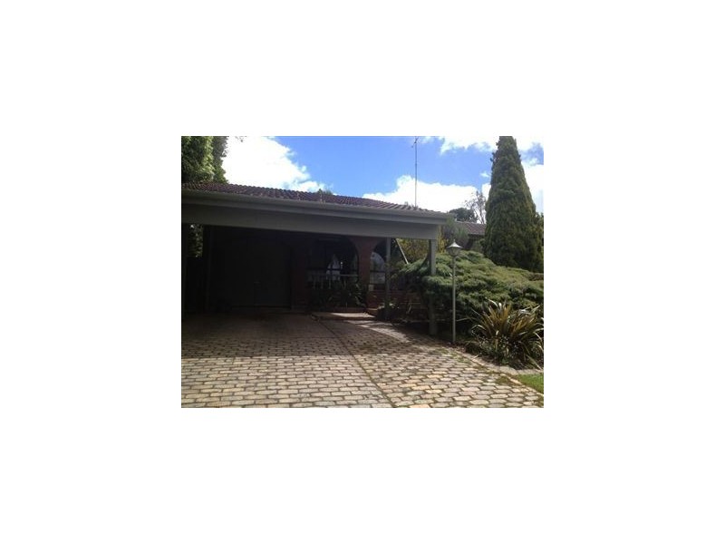 10 Grandison Avenue, Mount Clear VIC 3350