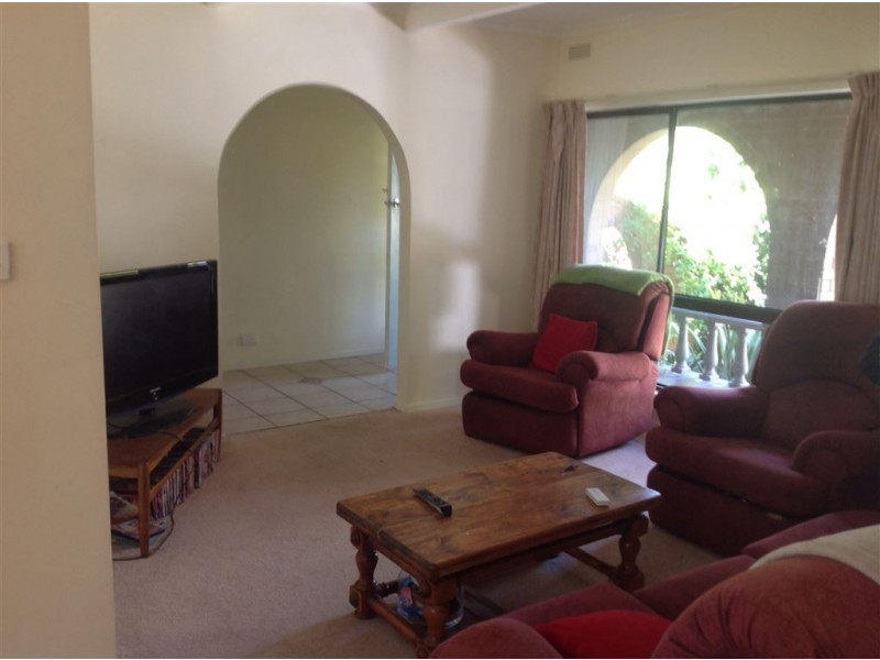 10 Grandison Avenue, Mount Clear VIC 3350