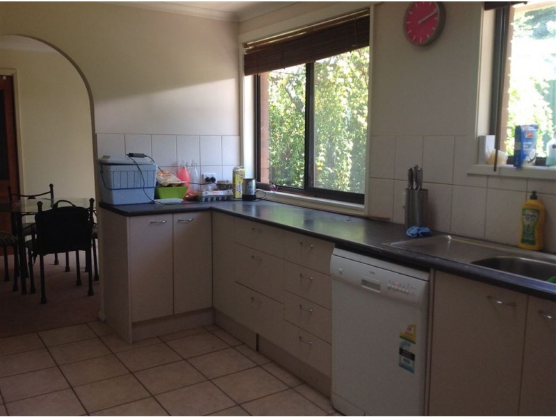 10 Grandison Avenue, Mount Clear VIC 3350