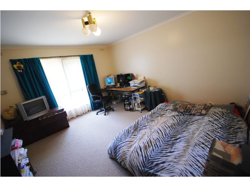 2 Yvonne Street, Wendouree VIC 3355